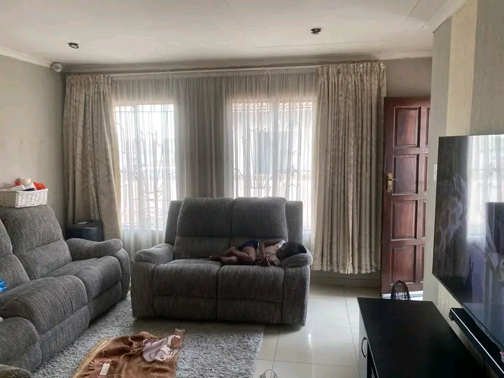 House to rent in umngandane street. it has 3   in Birch acres