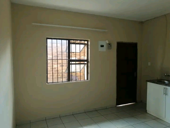 Room to rent, 4146 liberia street  (9 guatame  in Cosmo City