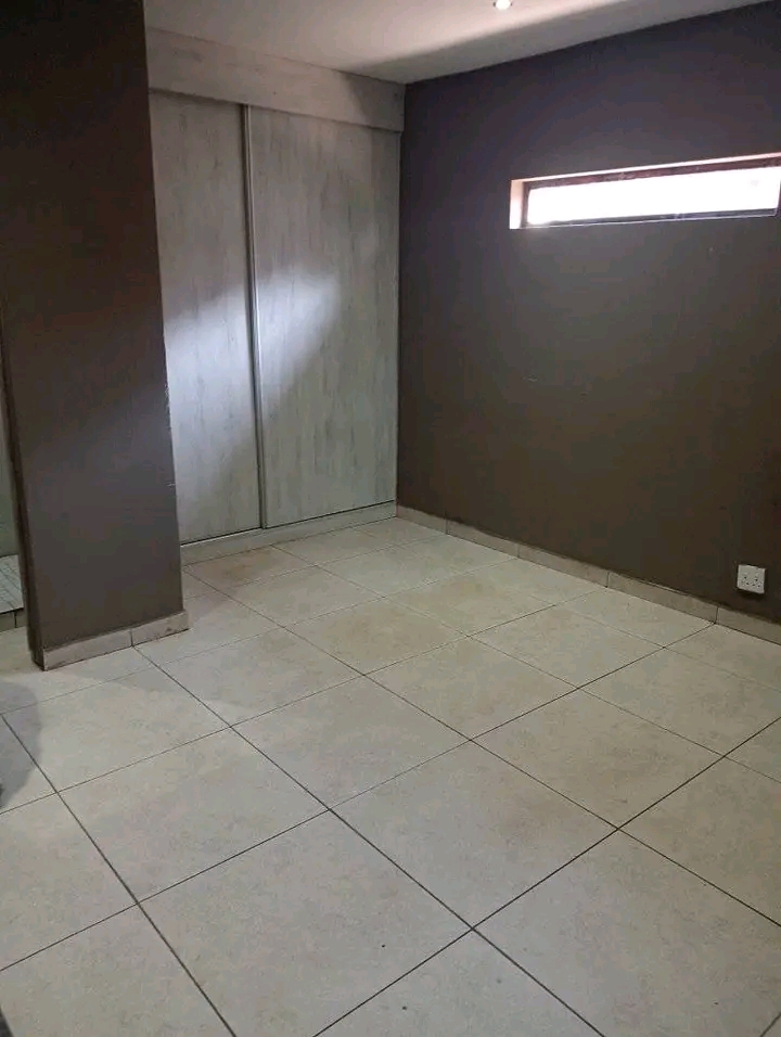 Available cottage in zone 9
r2500 per month+  in Meadowlands