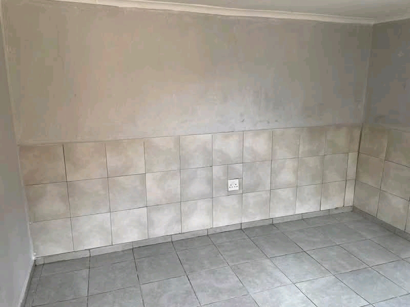 Room available to rent for the 1st of june at  in Protea Glen