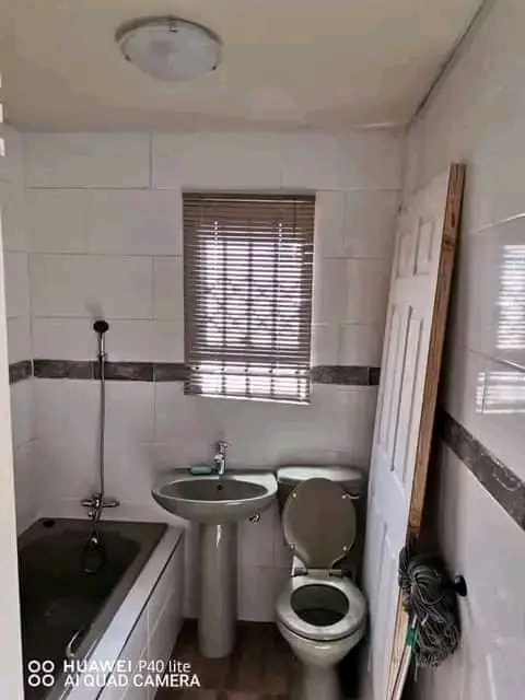 House to let available
rental price:r4000 pl  in Palm Ridge