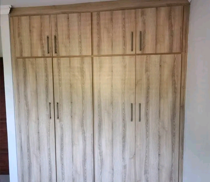 Modern neat clean 1 bedroom apartment on the   in Bezuidenhout Valley