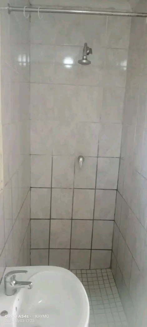 Room to rent again available for r1400 it got  in Braamfischer