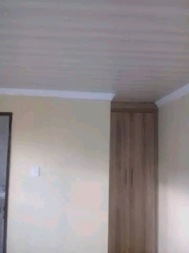 Bachelor room available at ext 8 near thuto l  in Vosloorus