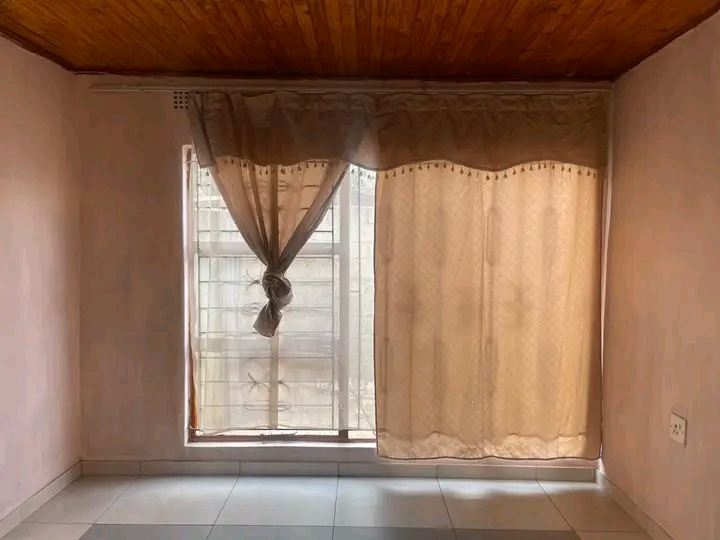 Room available for rental ema15. room is suit  in Ivory Park
