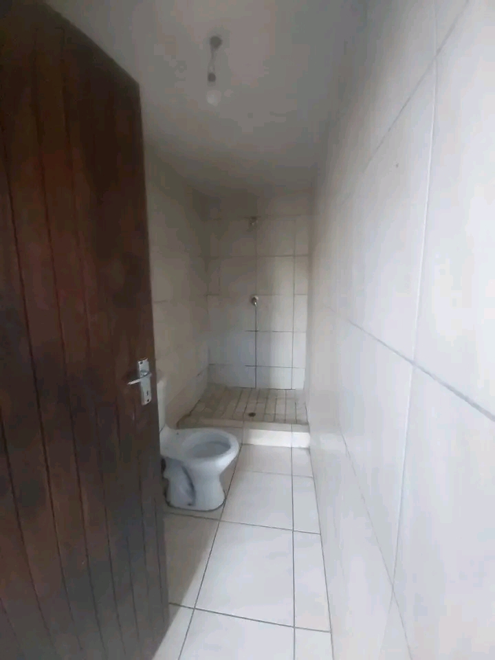 Room available ext 6
rent: r2200 including e  in Ebony Park