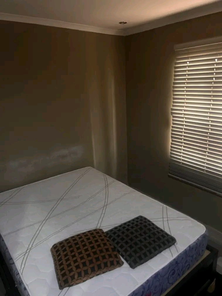 House for rental 
protea glen ext 22
2 bedr  in Protea Glen
