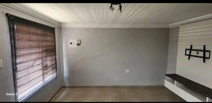 1 bedroom cottage apartment available for ren  in Protea Glen