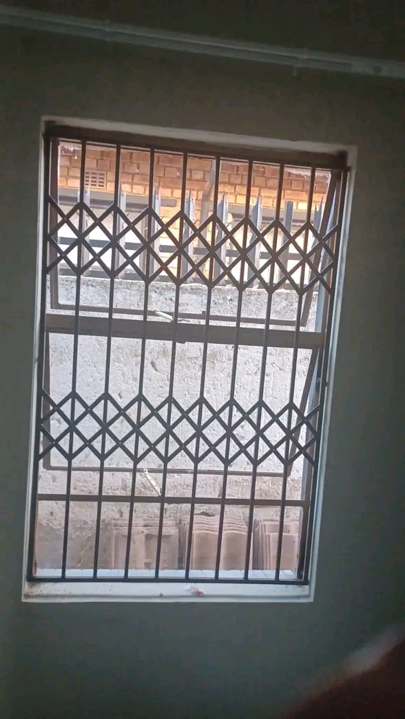 Hello everyone, we have batchelor  room avail  in Clayville