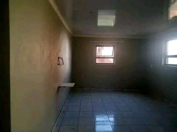 2 bedroom cottage to let in highland road joh  in Kensington