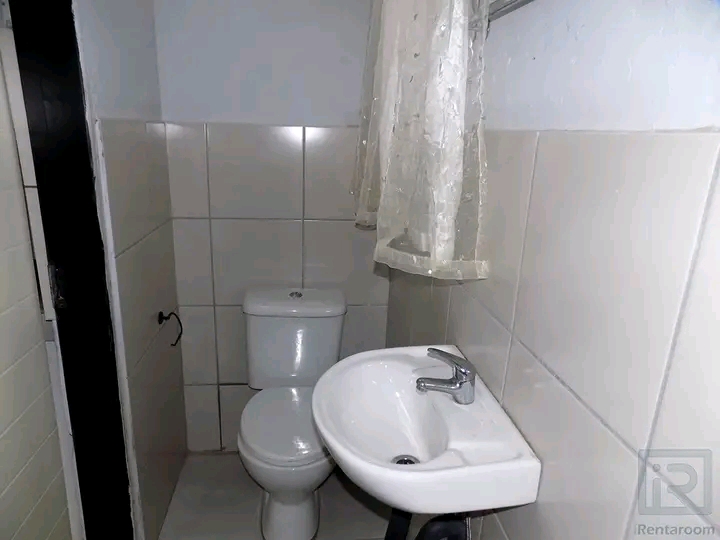 Ensuite room with stove & wardrobe available   in Protea Glen