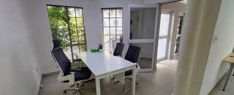 This freestanding house is fully fitted and f  in Randpark Ridge