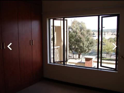 2 bedroom 1 bathroom apartment in (sandton)
  in Sunninghill