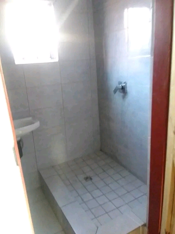 1 bedroom cottage available in ext 4 
parkin  in Ebony Park