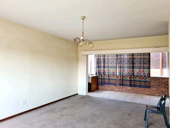 Secure 2 bedroom apartment in de villiers str  in Turffontein