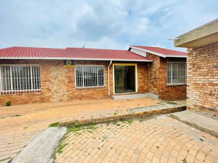 A nice  open plan one bedroom cottage with a   in Birch Acres