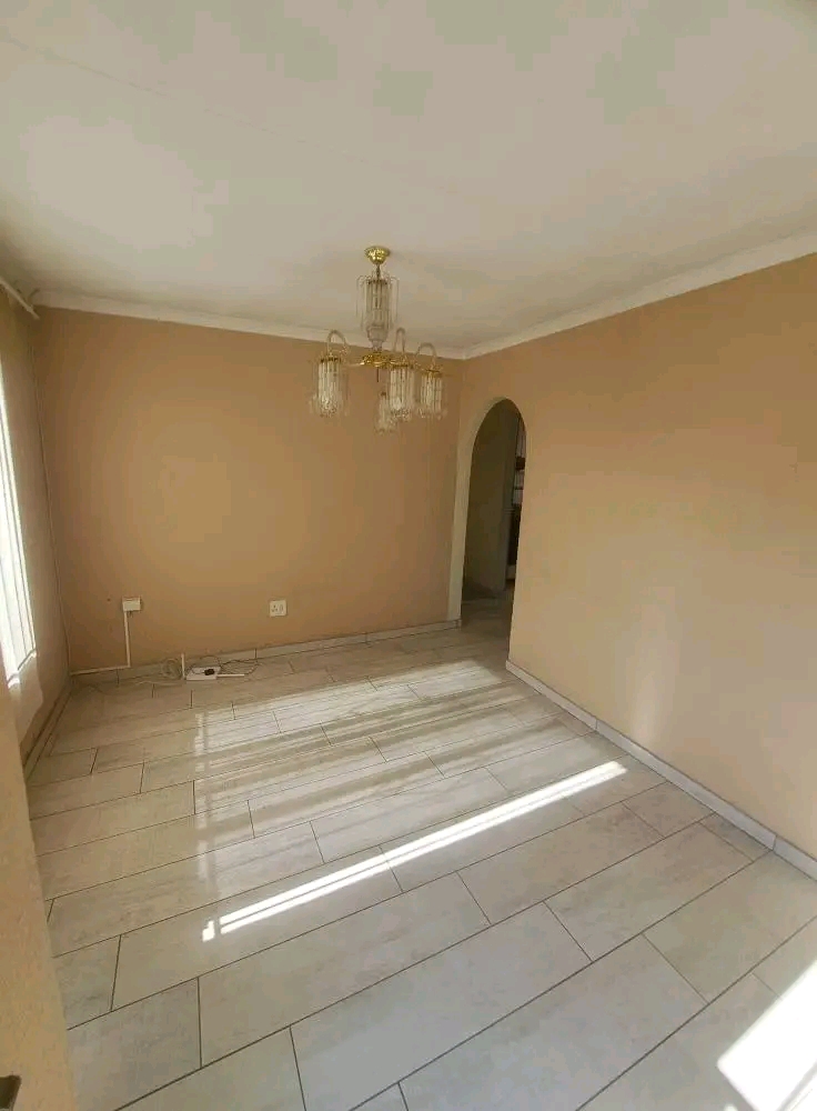 Property available for rental 

has 3beds o  in Protea North