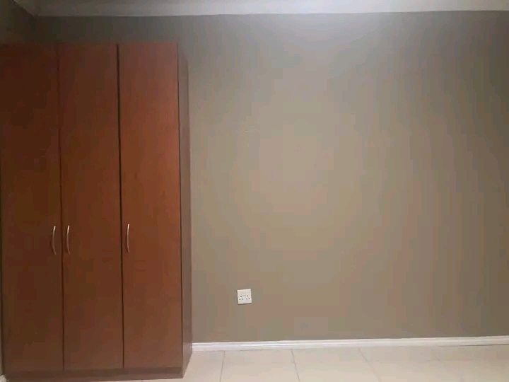 One bedroom apartment available in churchhill  in Primrose