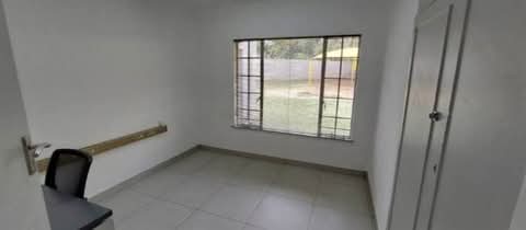 This freestanding house is fully fitted and f  in Randpark Ridge