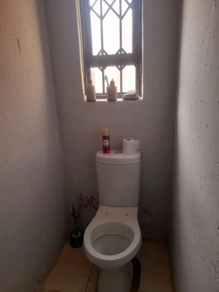 🏡 en-suite room to rent in ext 28, soweto   in Protea Glen