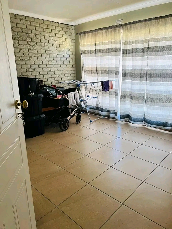 4 fitted bedrooms house, main bedroom with en  in Norkem Park