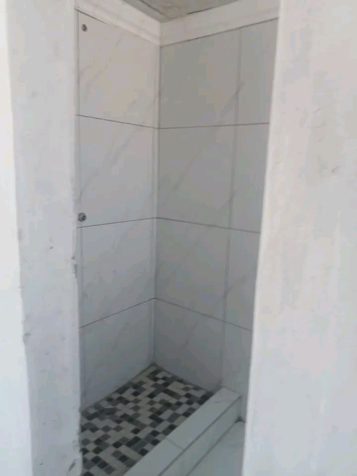 Spacious bachelor consisting of a fitted kitc  in Clayville