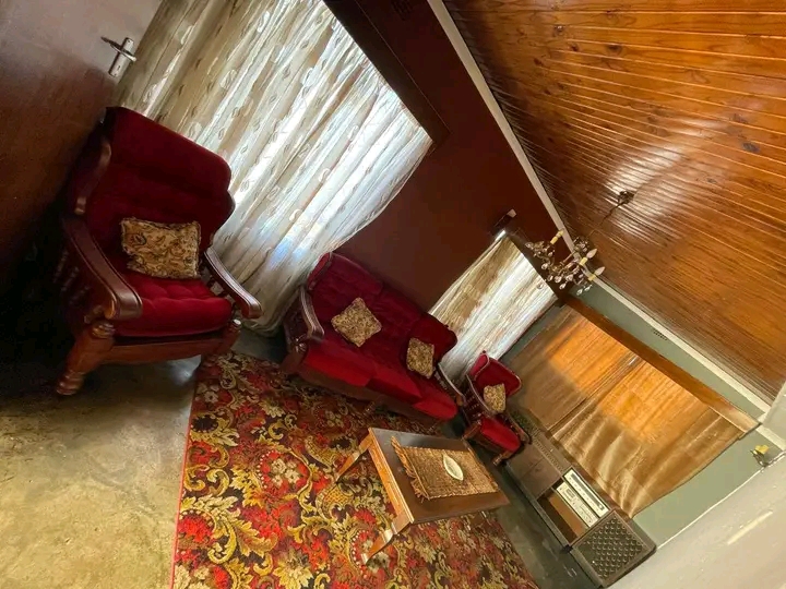 Hi 👋 everyone 
house available near shopr  in Dube