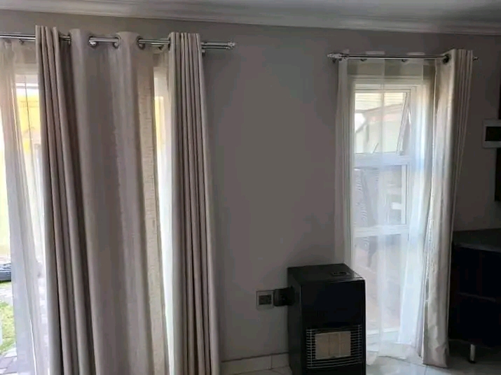 Beautiful bedsitter in east, available on 1 d  in Malvern