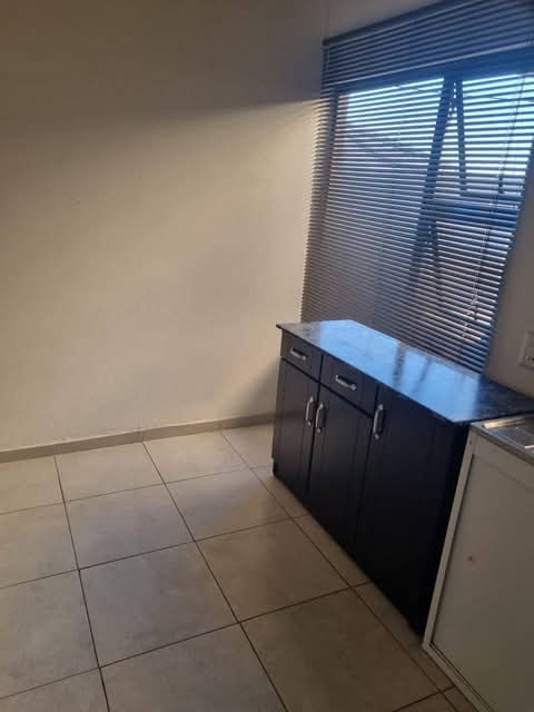 A cousy ensuite (shower) @ phase 1, soweto, 1  in Braamfischer
