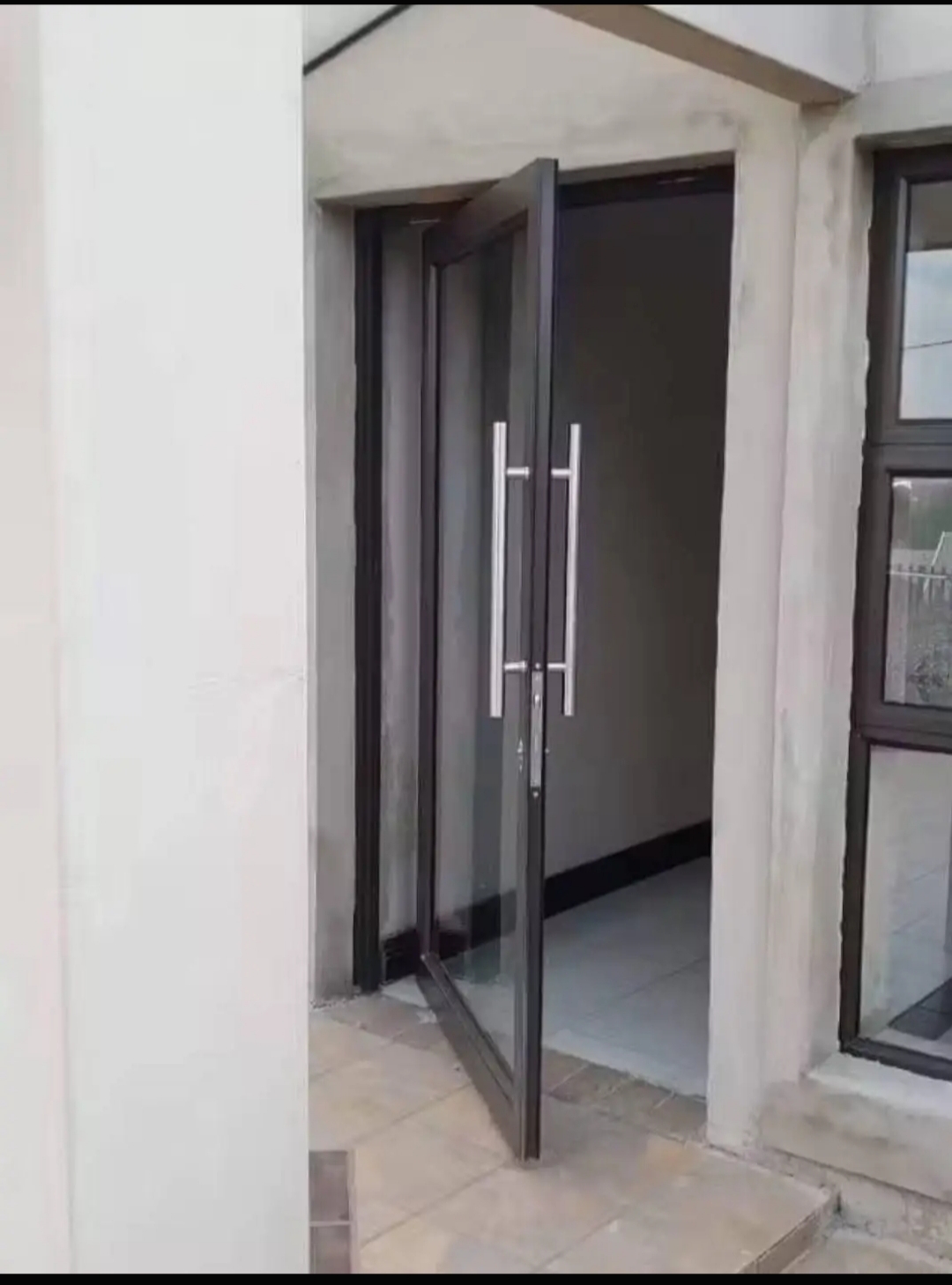  we manufacture and in aluminum doors widows  in Johannesburg