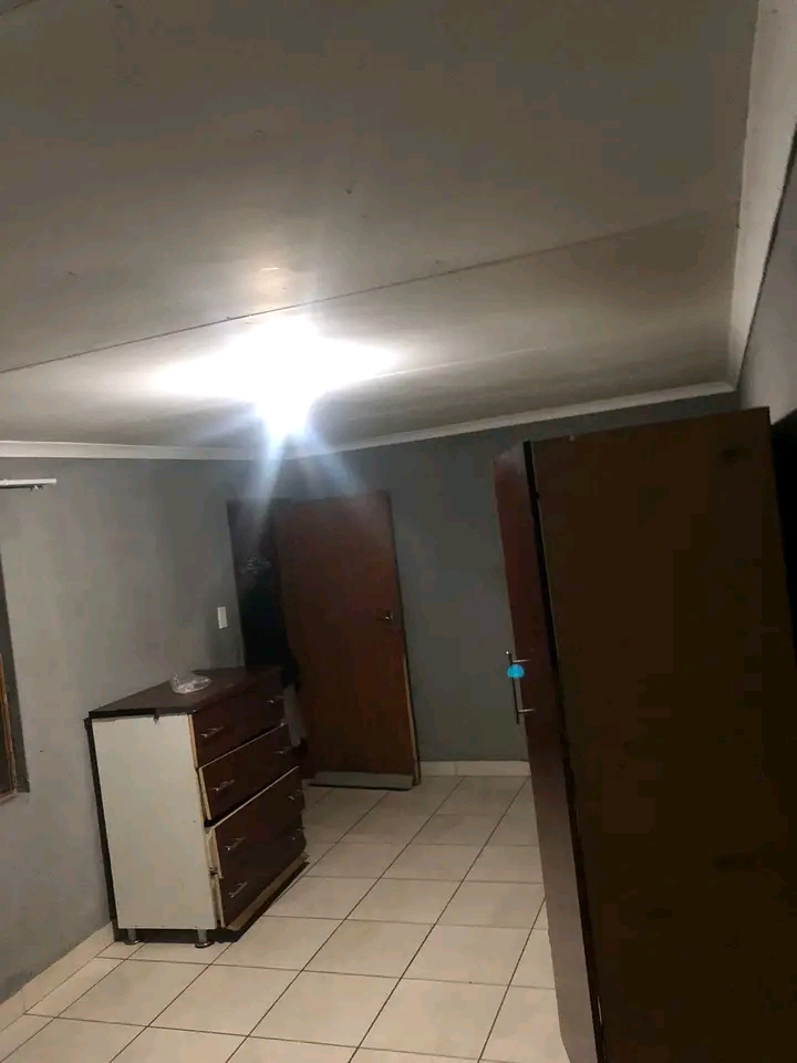 Big room available for rental in marimba for   in Vosloorus