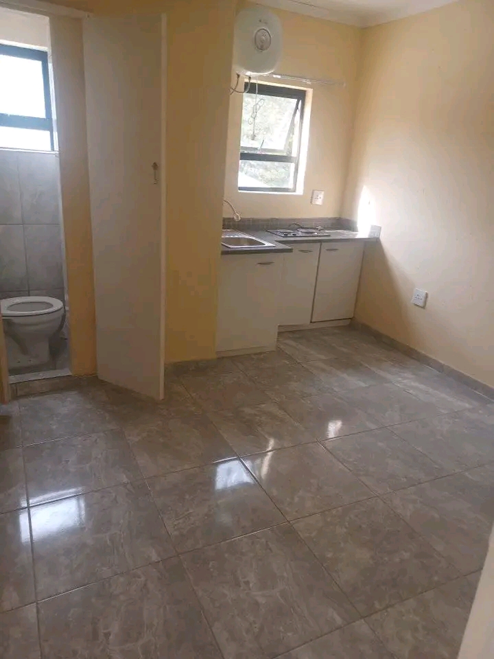 Brand new place to rent for 2700
unlimited f  in Yeoville