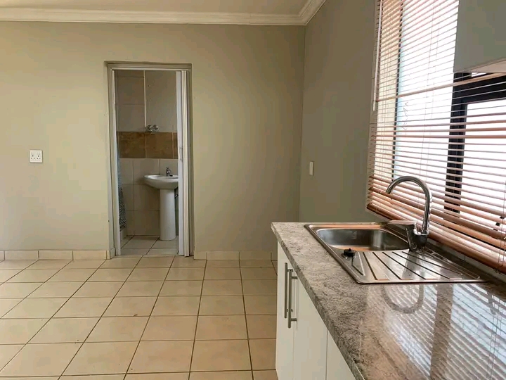 Ensuits  apartments available for rental 
de  in Naledi
