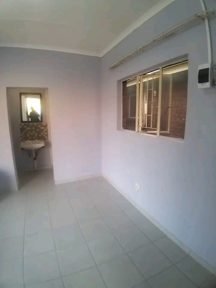*new rentals ‼️
*available immediately �  in Birchleigh North