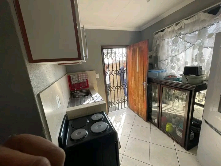 3 bedroom house to rent 
r6000 rental 
r600  in Birch Acres