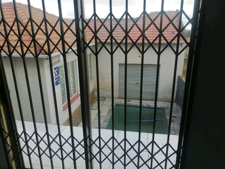 Cottage room to rent with its shower availabl  in Naturena