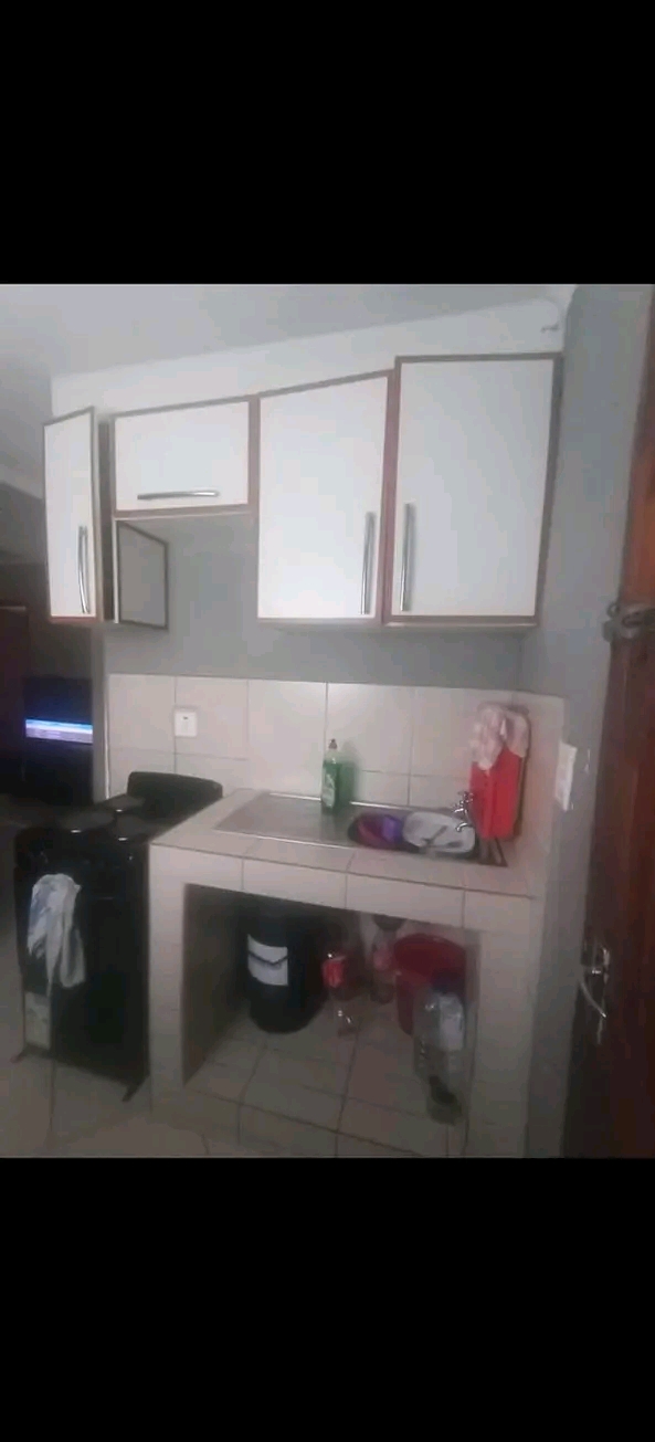Three fitted bedrooms house, fitted kitchen,   in Birch Acres