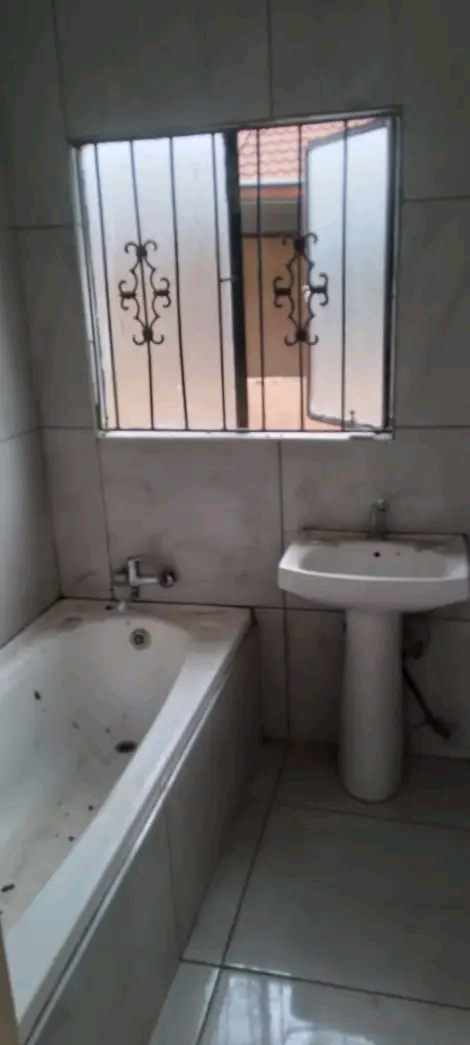 2 bedroom house  available at ext 4
rent r50  in Ebony Park