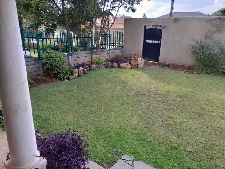 2 rooms to let , in gardenia, close to cemete  in Primrose
