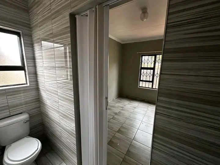 🏠 en-suite to rent
📍 protea glen ext 2  in Protea Glen