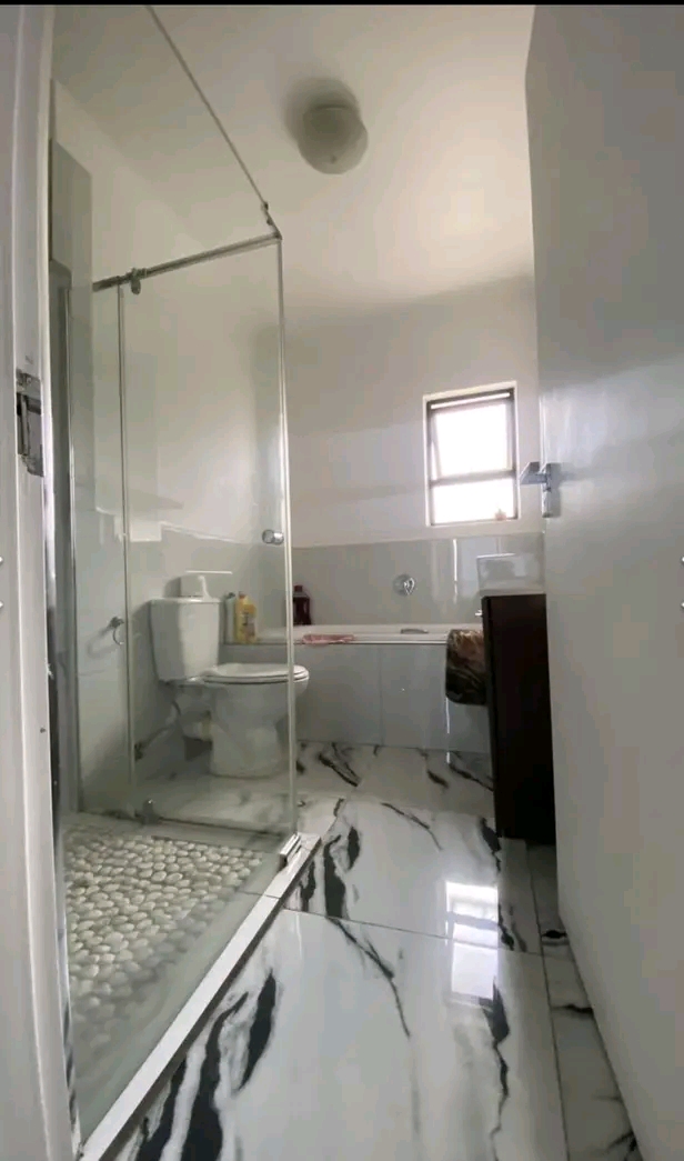 2 bedroom apartment to let
r8,500 pm
featur  in Beverly