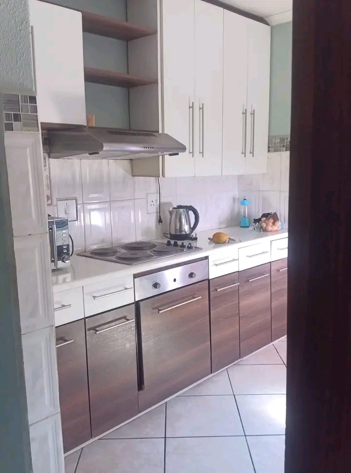 3 bedroom house 💯
*rent : 6300
*deposit   in Birch Acres
