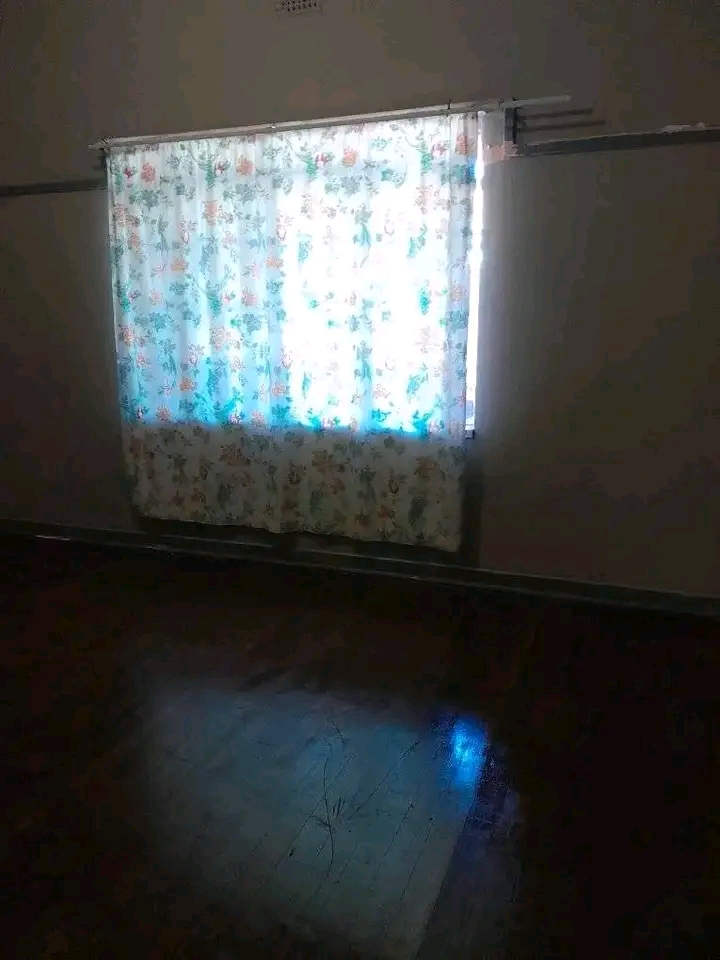 Room to rent in primrose are available 
17 k  in Primrose