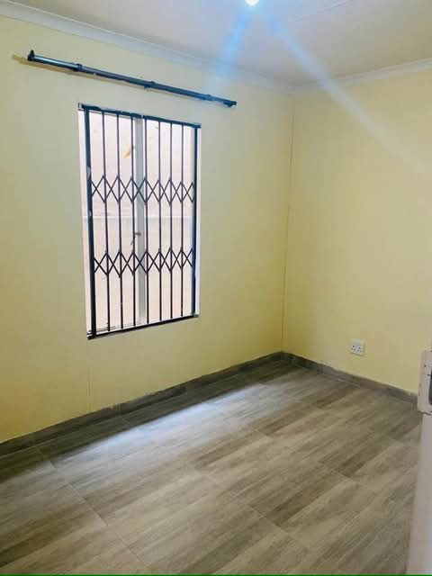 3 bedroom house 🏠 available ext 20 for mor  in Protea Glen