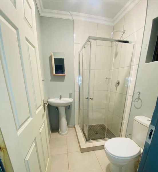 Newly bachelor flat to rent in verwoerdpark    in Verwoerd park 
