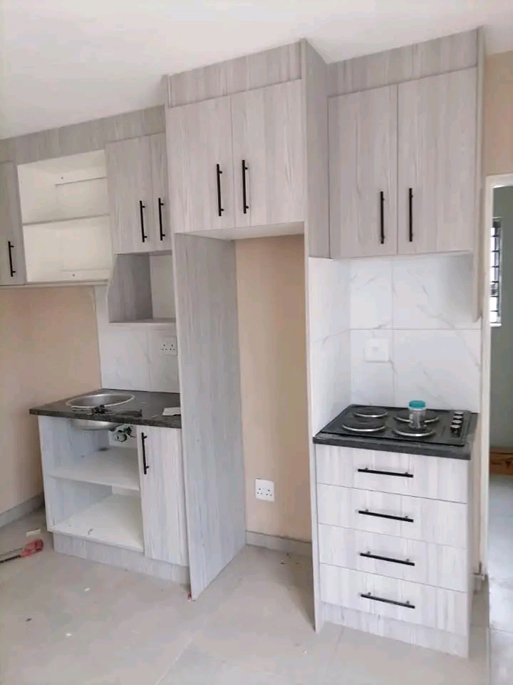 Newly built bachelor available to rent at pon  in Vosloorus