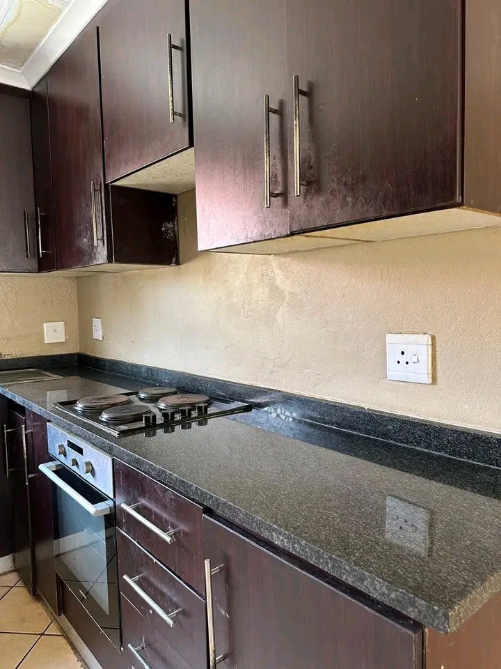 2 bedroom stand alone house . comes with kitc  in Birch Acres