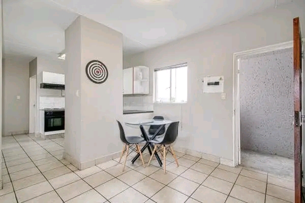 Private room available to rent in a two bedro  in North Riding