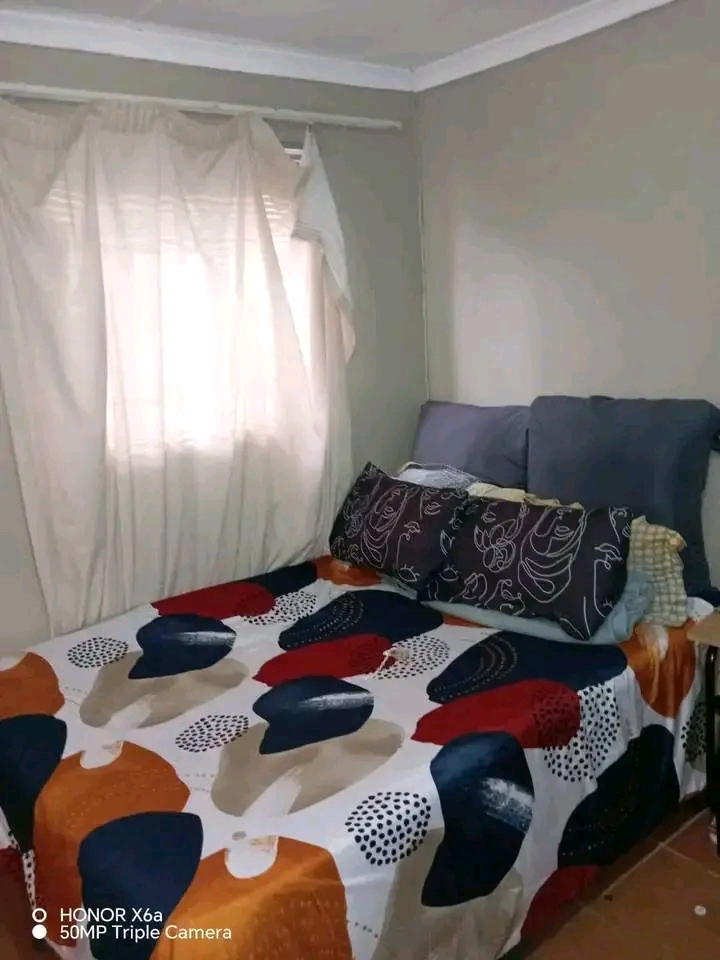 Bachelor available next to peter zongwan scho  in Phomolong