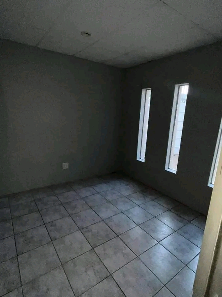 2 bedroom cottage to let in gerdview
good da  in Germiston
